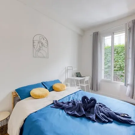 Le Cosy Bleu Rer C Proche Paris アパート